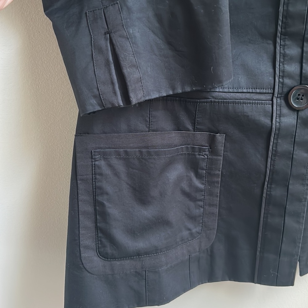 Ann Taylor Black Blazer, Like New, Size 6 - Picture 2 of 5